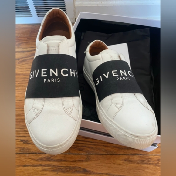 Givenchy Sneakers